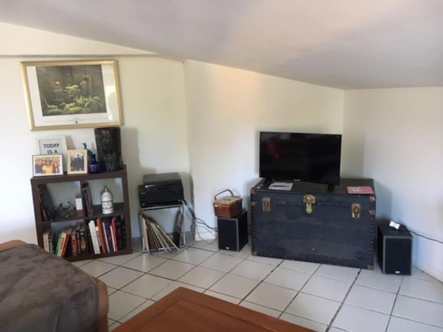 Le Depot Appartement Du Canal 80M2 A Champvert Екстериор снимка